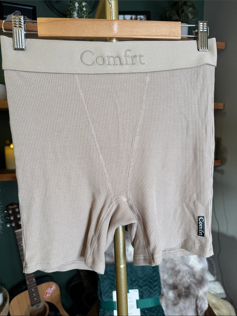 Comfit Women’s High-Rise Ribbed Boxer Shorts in Beige
